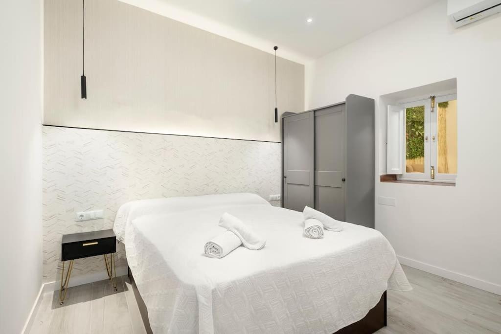 Newly Refurbished Modern 2-Bed Apartment In Heart Of Torremolinos Exteriér fotografie