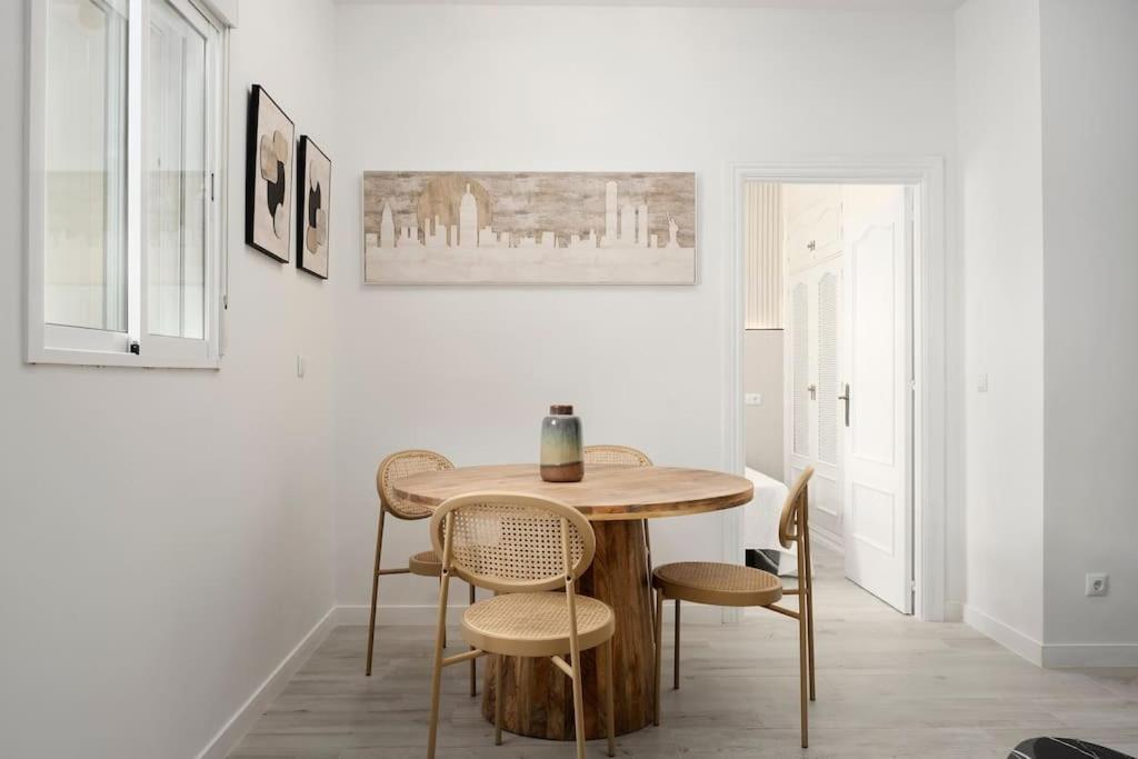 Newly Refurbished Modern 2-Bed Apartment In Heart Of Torremolinos Exteriér fotografie