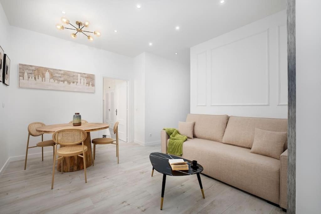 Newly Refurbished Modern 2-Bed Apartment In Heart Of Torremolinos Exteriér fotografie
